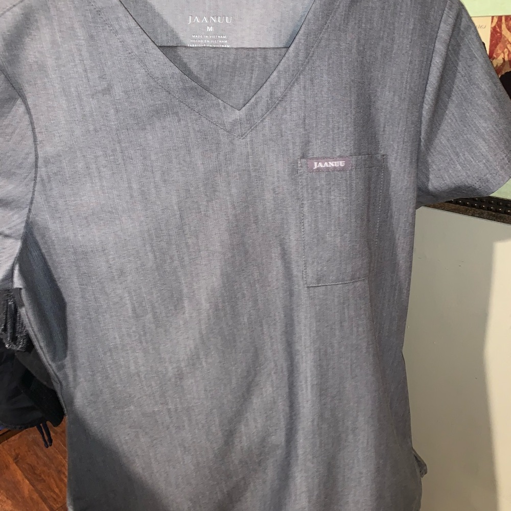 Jaanuu scrub set (Heather Grey)